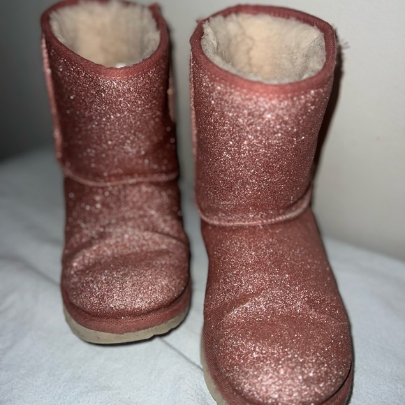 Girls Pink Glitter Uggs size 4 - Picture 2 of 6
